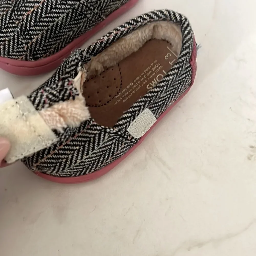 TOMS Fleece Lined Tweed Toddler Shoes EUC